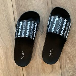 🖤SOLD🖤Shop Lilia Black Puakenikeni Slides
